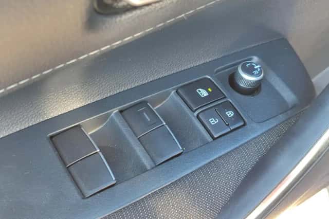 Toyota Corolla (2023) thumbnail 16