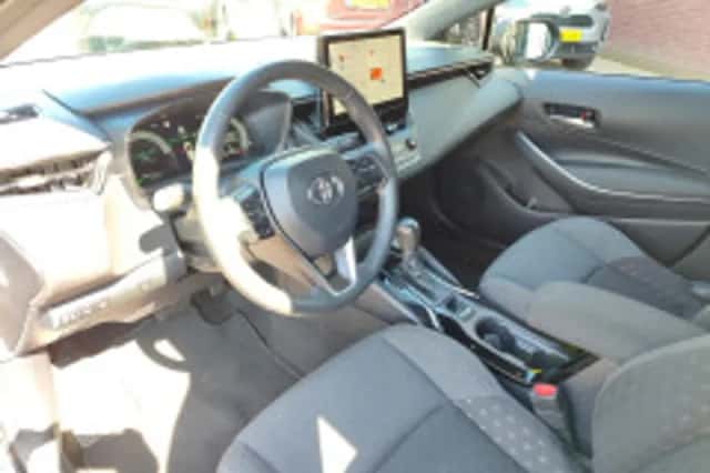 Toyota Corolla (2023) thumbnail 4