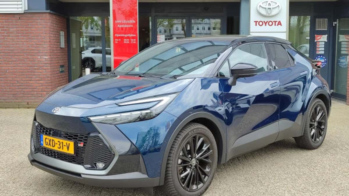 Toyota C hr (2024) — foto 1