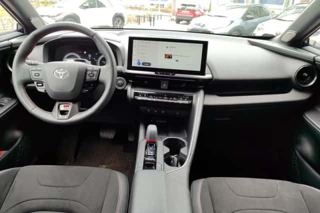 Toyota C hr (2024) thumbnail 13