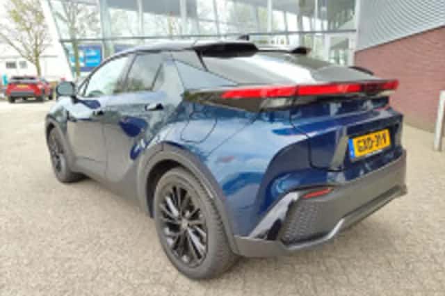 Toyota C hr (2024) thumbnail 3