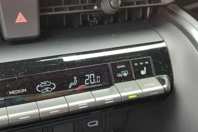 Toyota C hr (2024) thumbnail 29