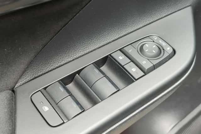 Toyota C hr (2024) thumbnail 35