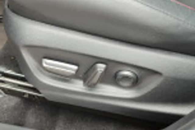 Toyota C hr (2024) thumbnail 61