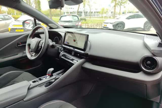 Toyota C hr (2024) thumbnail 8