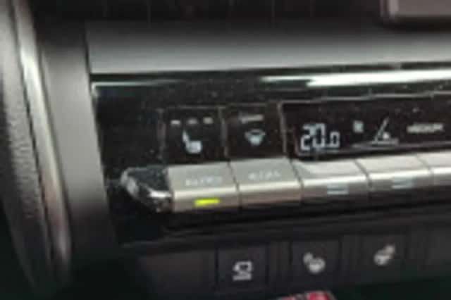 Toyota C hr (2024) thumbnail 90