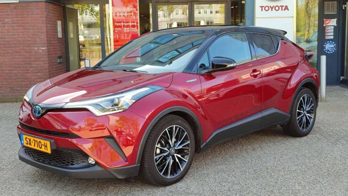 Toyota C hr (2018) — foto 1