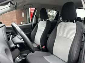 Toyota Yaris (2018) thumbnail 13