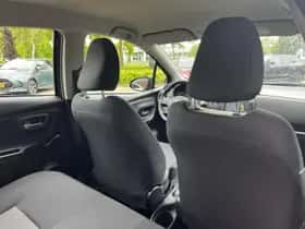 Toyota Yaris (2018) thumbnail 15