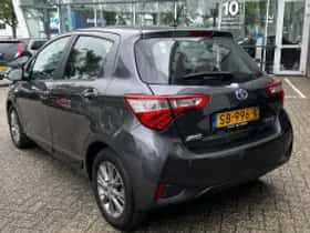 Toyota Yaris (2018) thumbnail 3