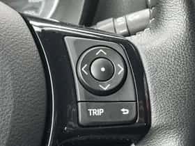 Toyota Yaris (2018) thumbnail 23