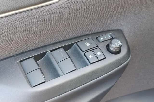 Toyota Yaris (2026) thumbnail 30