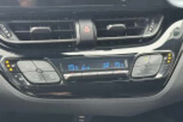 Toyota C hr (2020) thumbnail 54