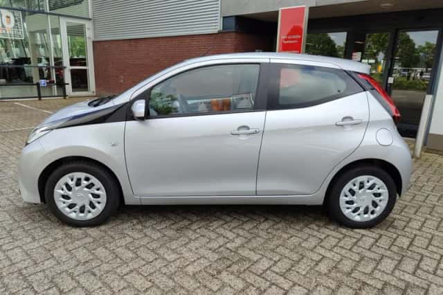 Toyota Aygo (2021) thumbnail 11