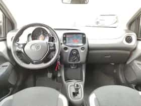 Toyota Aygo (2021) thumbnail 13