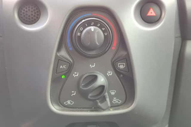 Toyota Aygo (2021) thumbnail 25