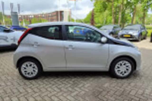 Toyota Aygo (2021) thumbnail 39