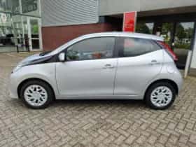 Toyota Aygo (2021) thumbnail 5