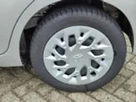 Toyota Aygo (2021) thumbnail 57