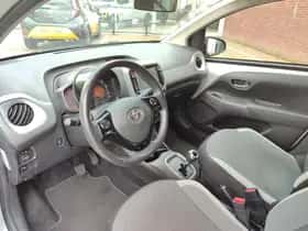 Toyota Aygo (2021) thumbnail 69