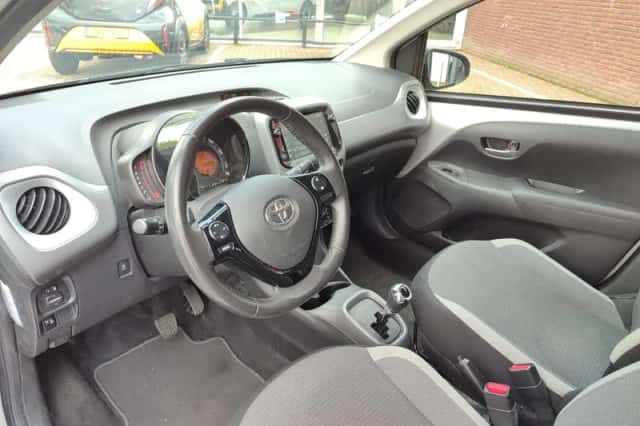 Toyota Aygo (2021) thumbnail 10