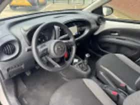 Toyota Aygo X (2022) thumbnail 32