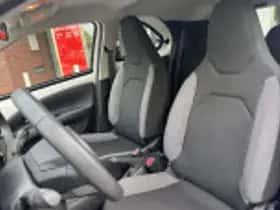 Toyota Aygo X (2022) thumbnail 37
