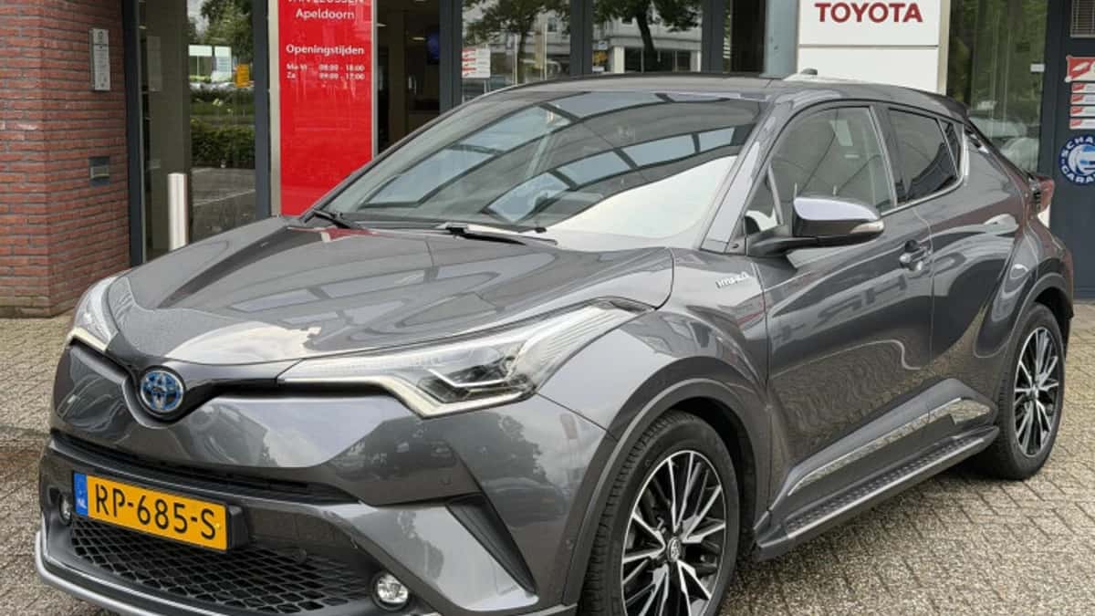Toyota C hr (2018) — foto 1