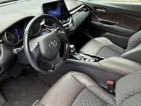 Toyota C hr (2018) thumbnail 2