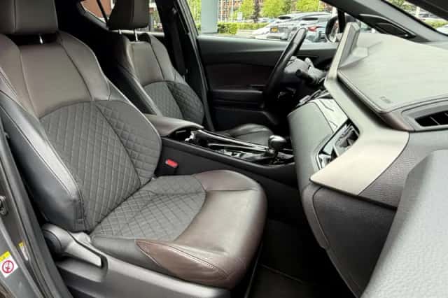 Toyota C hr (2018) thumbnail 16