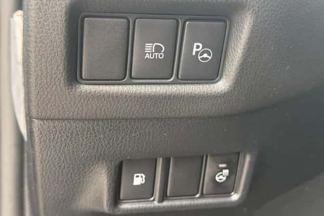 Toyota C hr (2018) thumbnail 18
