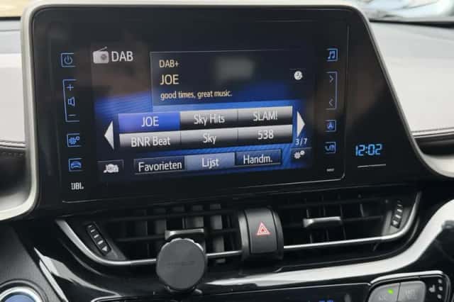 Toyota C hr (2018) thumbnail 25
