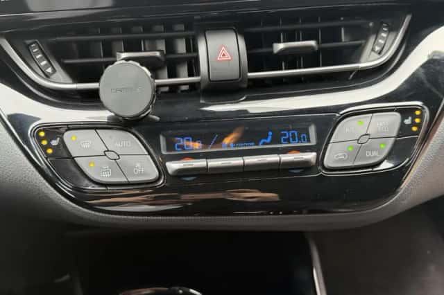 Toyota C hr (2018) thumbnail 27