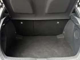 Toyota C hr (2018) thumbnail 32