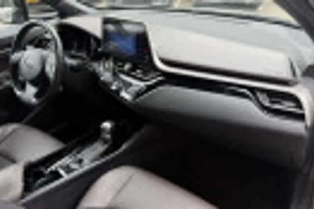 Toyota C hr (2018) thumbnail 38