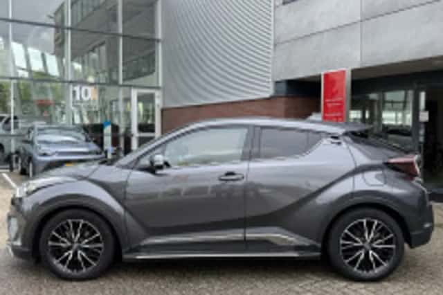 Toyota C hr (2018) thumbnail 5