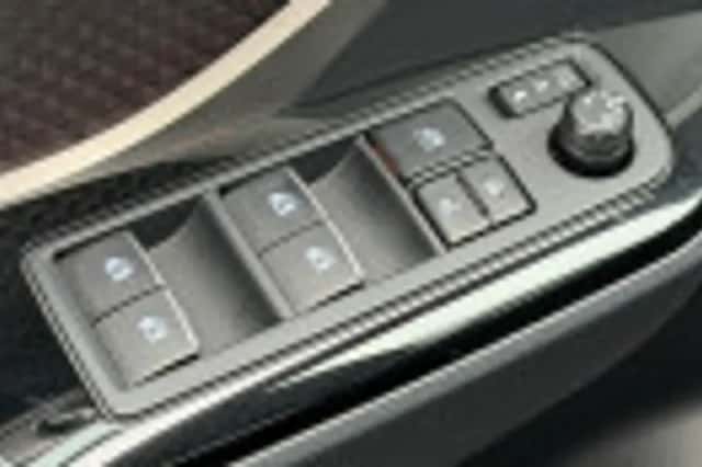 Toyota C hr (2018) thumbnail 45