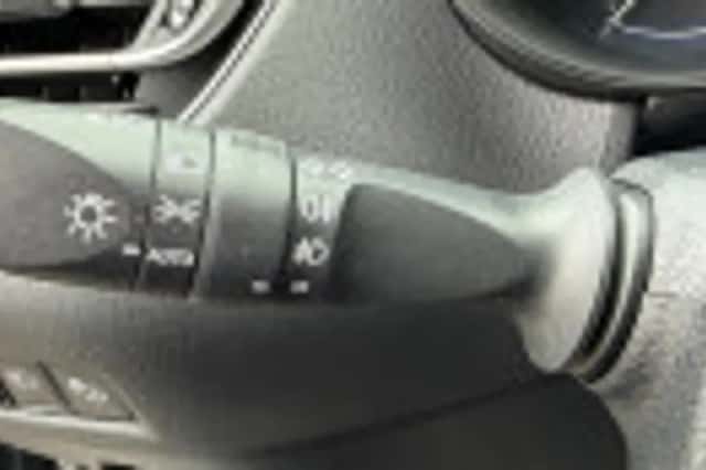 Toyota C hr (2018) thumbnail 47