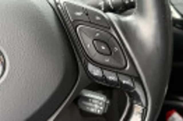 Toyota C hr (2018) thumbnail 50