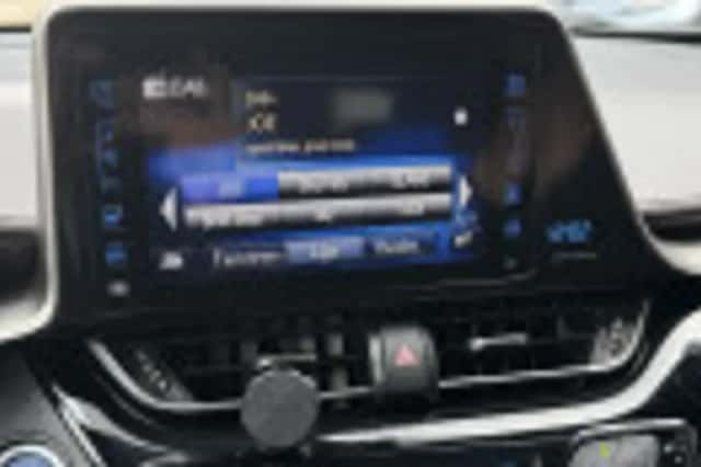 Toyota C hr (2018) thumbnail 53