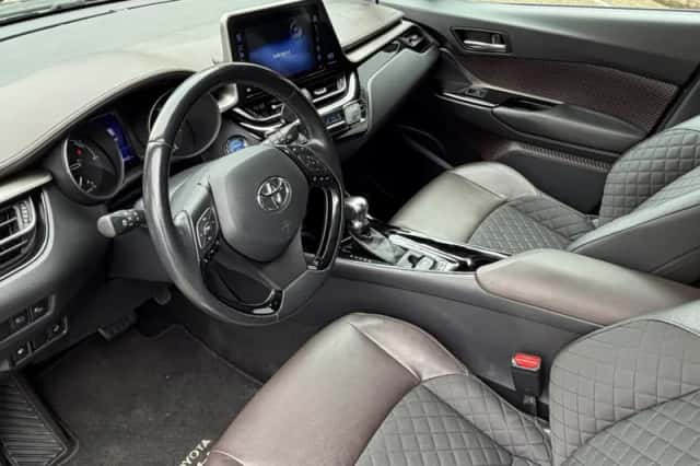 Toyota C hr (2018) thumbnail 8