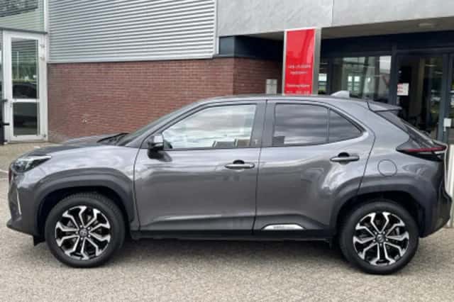 Toyota Yaris Cross (2022) thumbnail 2