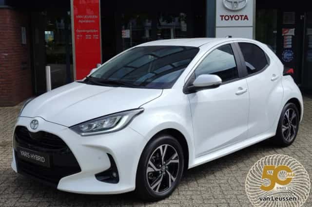 Toyota Yaris (2025) thumbnail 1