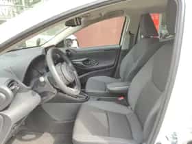 Toyota Yaris (2025) thumbnail 14