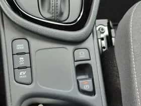 Toyota Yaris (2025) thumbnail 32