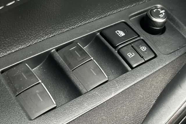 Toyota Corolla (2023) thumbnail 17