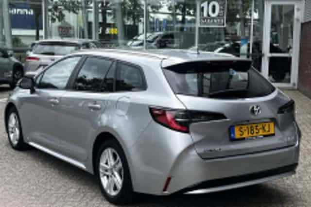 Toyota Corolla (2023) thumbnail 3