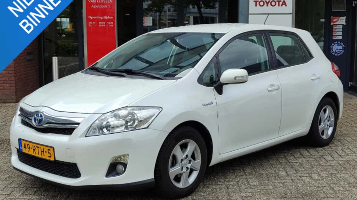 Toyota Auris (2011) — foto 1