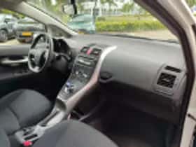 Toyota Auris (2011) thumbnail 32