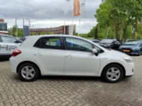 Toyota Auris (2011) thumbnail 36